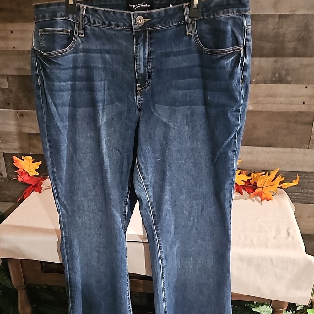 Morgan and Walker wide leg Women's Blue Jeans sz 18